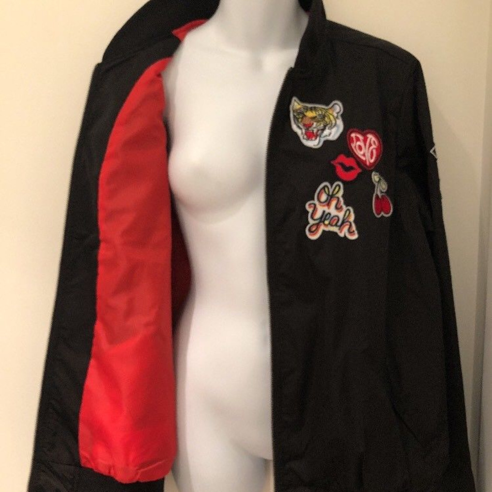 Torrid Hot Topic Black Patch Bomber Jacket Nwot - image 7